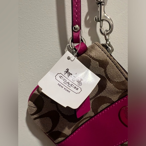 COACH Wristlet SV/Khaki/Magenta NWT - Picture 6 of 9